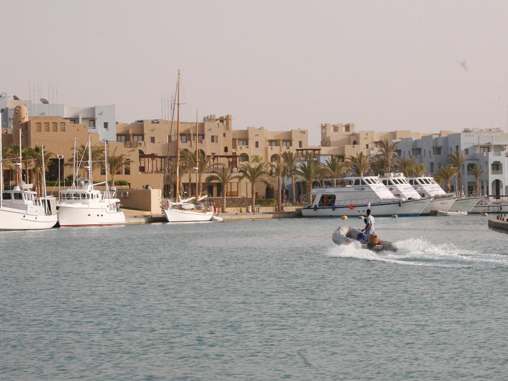 Marina Lodge At Port Ghalib Exterior photo