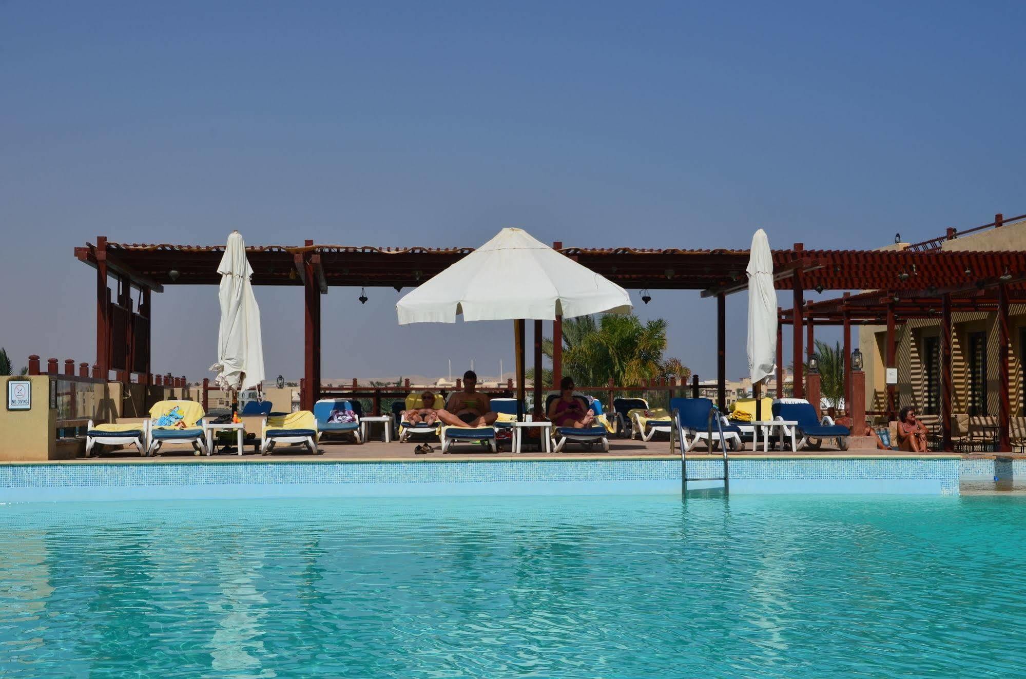 Marina Lodge At Port Ghalib Exterior photo